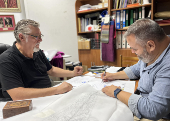 Firmado el contrato para la ejecución del nuevo Guion de la Hermandad del Soberano Poder