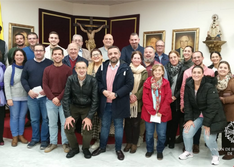 La Unión de Hermandades y la Fundación “la Caixa” ayudan a 300 familias jerezanas