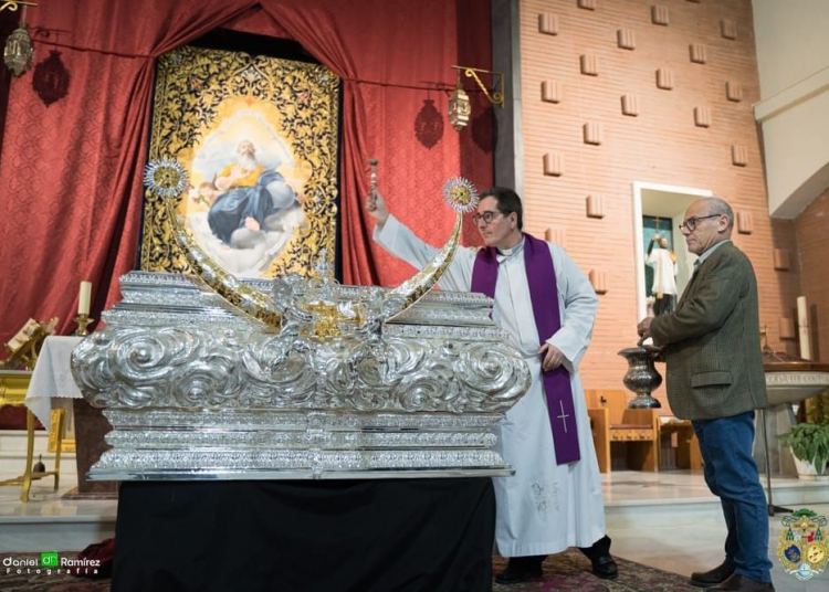 La Exaltación presentó el techo de palio y la peana de María Santísima de la Concepción Coronada