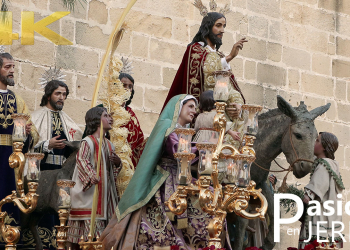 Salida de Cristo Rey de la Catedral