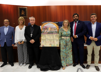 La sede del Obispado acogió la presentación de la visita de la Juventud Cofrade a Granada
