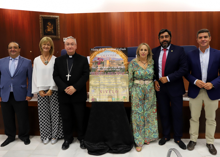 La sede del Obispado acogió la presentación de la visita de la Juventud Cofrade a Granada