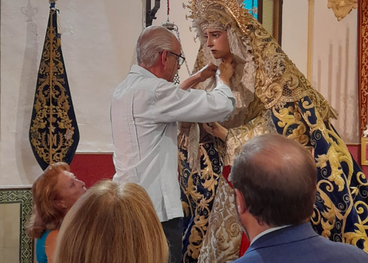 La Virgen de la Estrella ya luce el Volante de Oro de San Cristóbal