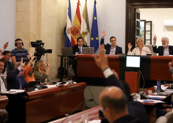 El Pleno aprueba la concesión de la Medalla de Oro de Jerez a la Virgen de la Estrella por su Coronación Canónica