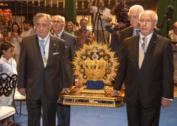Hoy se inaugura la exposición «Tu pueblo hoy te corona»