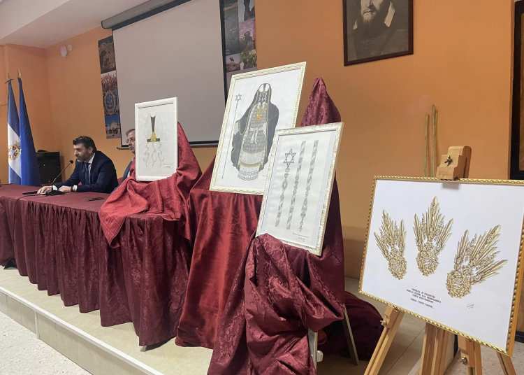 La Redención presentó los bocetos de unas potencias y de los ropajes del Sumo Sacerdote