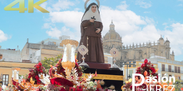 Salida procesional de Santa Ángela de la Cruz
