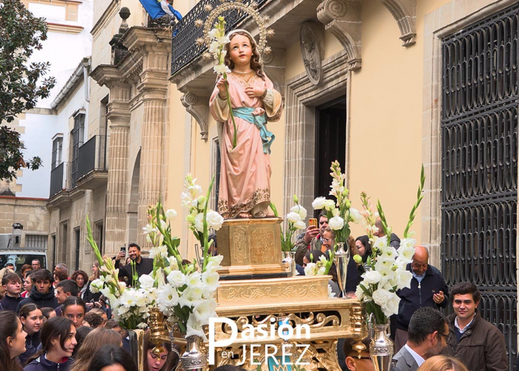 La Niña María regresa hoy tras presidir en la Catedral los cultos en honor a la Inmaculada Concepción