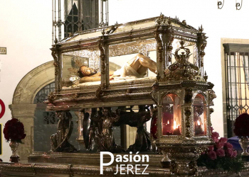 Cambio de capataz en el paso de Cristo Yacente