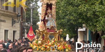 Salida procesional del Niño Jesús de la Virgen del Carmen Coronada