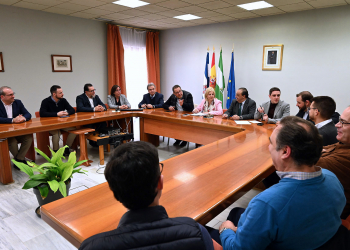 La alcaldesa aborda los nuevos proyectos y el centenario de Santa Rafaela María con la Junta de Gobierno de Humildad y Paciencia