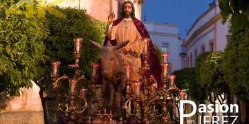 Vía Crucis con la imagen de Cristo Rey