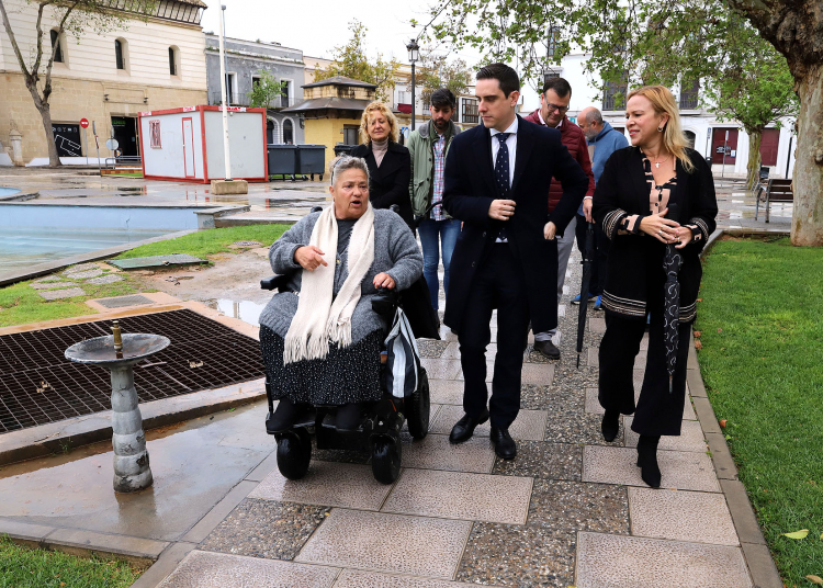 El Gobierno trabaja de la mano de las asociaciones por una Semana Santa más accesible