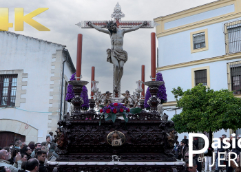 Santísimo Cristo de la Salud por plaza Peones