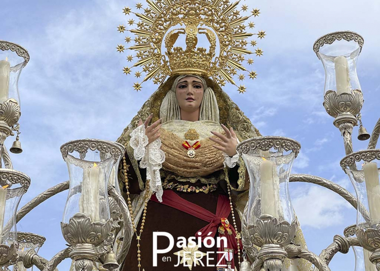 Rosario vespertino presidido por Nuestra Señora del Carmen en sus Misterios Dolorosos