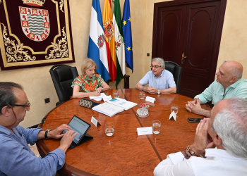 El Ayuntamiento estrecha su colaboración ante los próximos actos del Centenario de la Coronación Canónica de la Virgen del Carmen