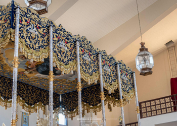 Presentada las bambalinas laterales y la restauración de los varales del palio de María Santísima de la Concepción Coronada