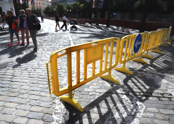 Última fase del montaje para la Procesión Magna Mariana: Cortes de tráfico en Alameda Cristina