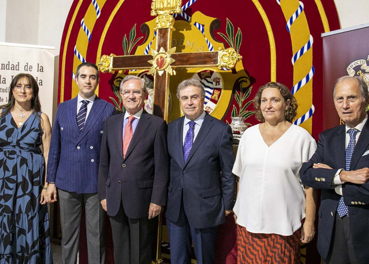 Inaugurada la exposición «Sangre y Agua. 75 años de Gracia y Esperanza» en la Real Academia San Dionisio
