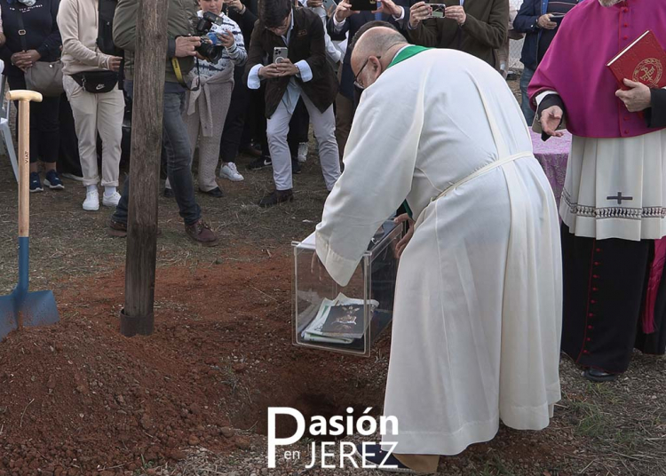 Primera piedra de la Parroquia Nuestra Señora del Rocío