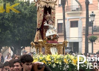 Salida procesional del Niño Jesús de la Virgen del Carmen Coronada