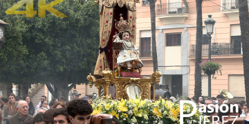 Salida procesional del Niño Jesús de la Virgen del Carmen Coronada