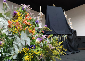 Manuel Ruiz Ortega presenta un Cartel que invita a «sentir» la Semana Santa