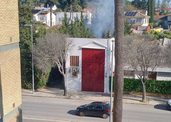 Susto en la Parroquia de San Benito por un incendio en un solar contiguo
