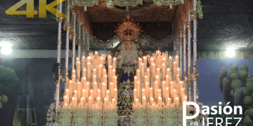 María Santísima de la Concepción Coronada a su paso por su Puente