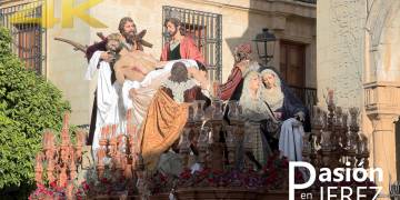 Salida procesional de la Hermandad de la Sagrada Mortaja