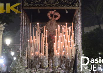 La Hermandad del Consuelo por Santo Domingo sorprendida por la lluvia