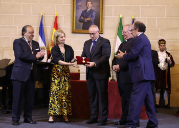 La Hermandad de la Coronación recibe la Medalla de Oro de la Ciudad