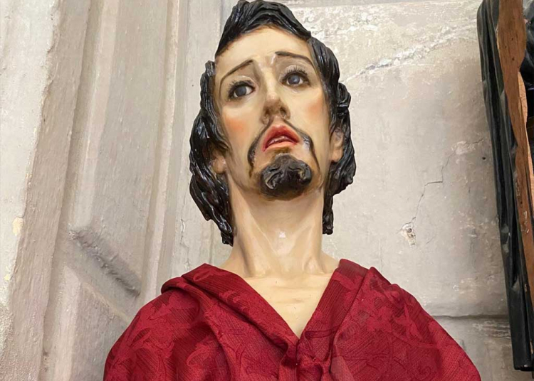 La Hermandad de la Vera Cruz recupera el busto de San Juan Evangelista y ultima su nueva casa de hermandad