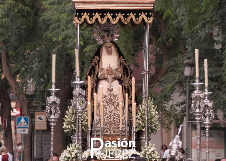 La Hermandad de la Soledad organiza una gala solidaria en la Real Escuela Andaluza de Arte Ecuestre