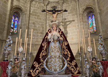 Nuestra Señora de las Lágrimas estrena un nuevo manto de vistas realizado por Fernando Calderón