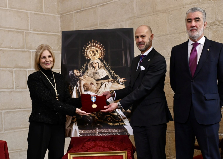 La Virgen de las Angustias recibe la Medalla de Oro de Jerez
