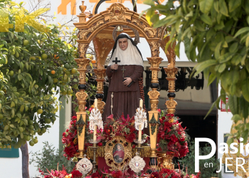 Salida procesional de Santa Ángela de la Cruz