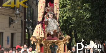 Salida procesional del Niño Jesús de la Virgen del Carmen Coronada