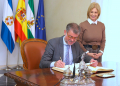 La alcaldesa recibe en el Ayuntamiento al pregonero de la Semana Santa de Jerez 2026, Juan Mera García