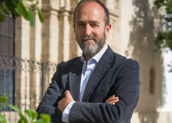 Froilán Solís da el paso y presenta su candidatura a la Unión de Hermandades