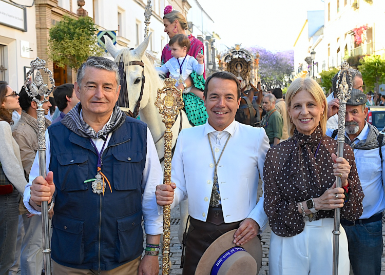 Jerez se echa al camino del Rocío con más de 2.500 peregrinos rumbo a la aldea