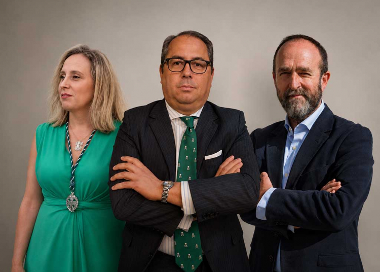 Tres candidatos aspiran este miércoles a presidir la Unión de Hermandades de Jerez