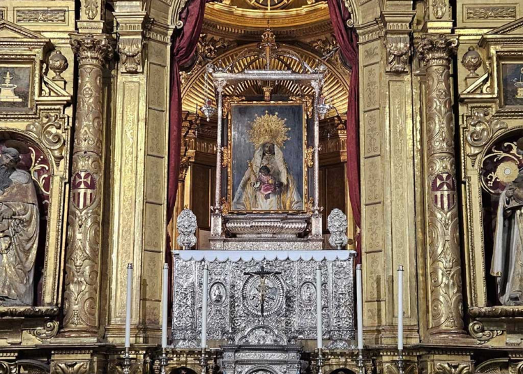 La Virgen de la Merced ya ha sido retirada del culto para iniciar su restauración