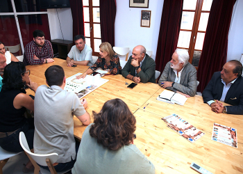 El Ayuntamiento presenta a las Tres Caídas el proyecto para rehabilitar la plaza de San Lucas